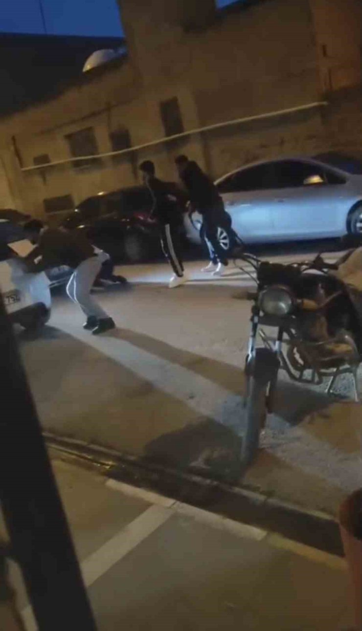 Mardin’de 3 kişinin yaralandığı silahlı kavga kamerada