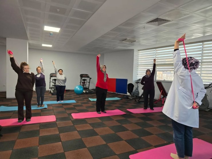 Nazilli’de kadınlar güne sporla başlıyor