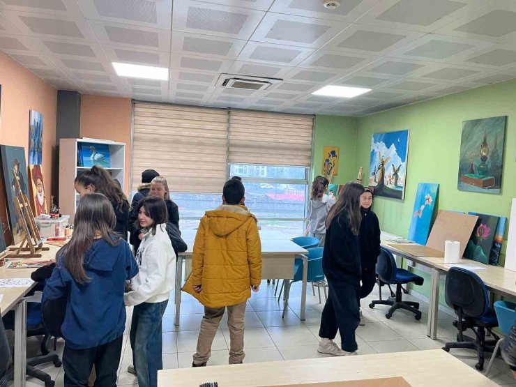 Ortaokul öğrencileri gençlik merkezini sevdi