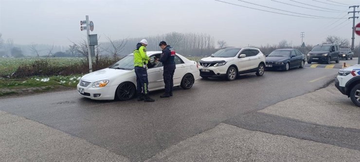 Köylerde 6 bin araç denetlendi