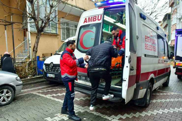 Esenyurt’ta ambulansla hasta nakil hizmeti aralıksız sürüyor