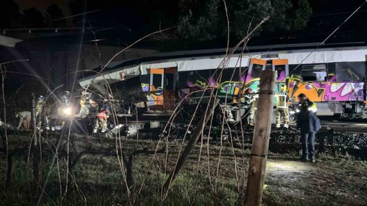 İspanya’da iki tren kazası daha: 1 makinist hayatını kaybetti, en az 37 kişi yaralandı