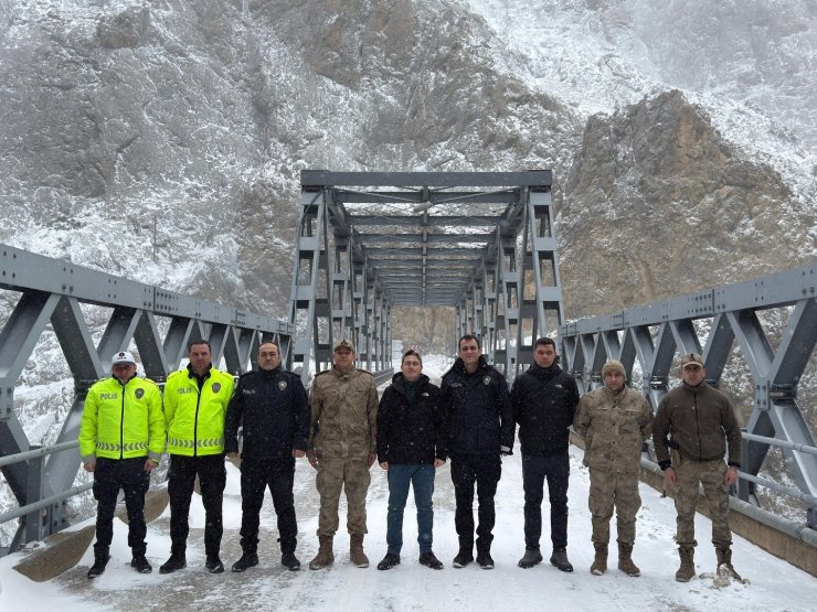 Kemaliye’de kar ve buzlanmaya karşı tedbirler artırıldı