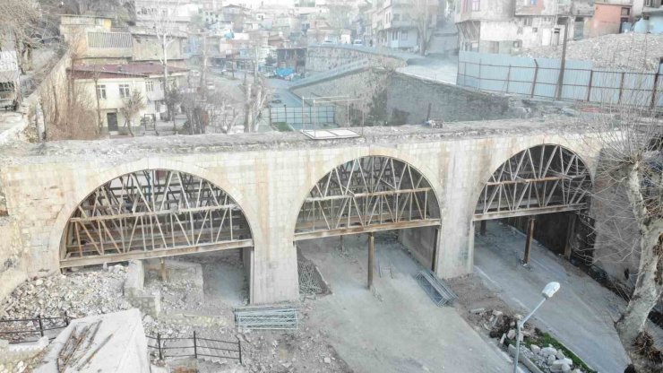 Kahramanmaraş’ta Kanlıdere Köprüsü yeniden ayağa kaldırılıyor