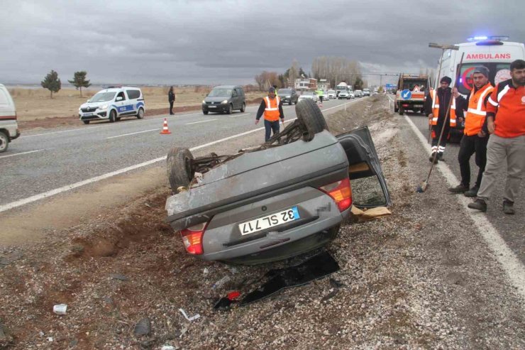 Konya’da otomobil devrildi: 6 kişi yaralandı