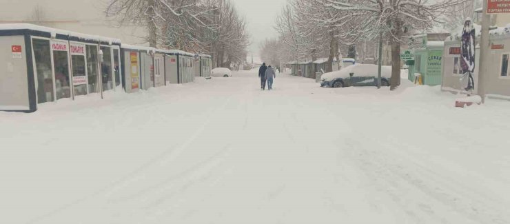 Gölbaşı’nda kar yağışı etkili oldu