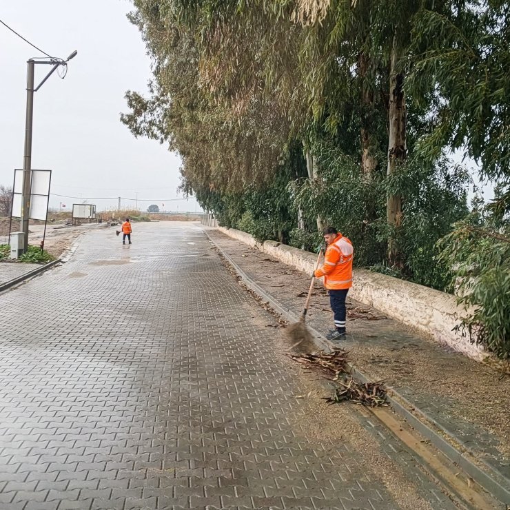 Efeler Belediyesi’nde yağmur mesaisi