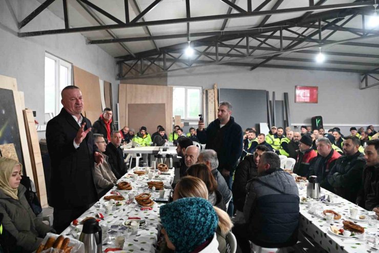 Başkan Karabatı, emekçileri kahvaltıda ağırladı