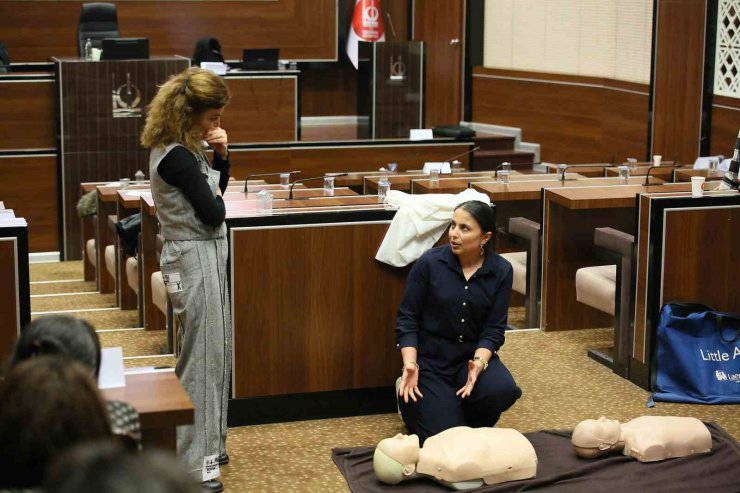 Keçiören Belediyesi’nden personele ilk yardım eğitimi