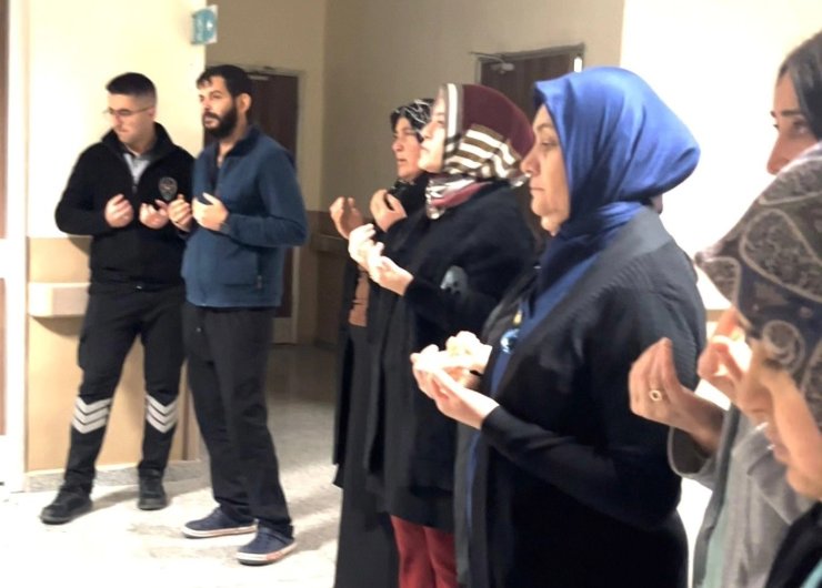 Simav’da vefat eden sağlık personelleri için kurban kesildi, lokma hayrı yapıldı