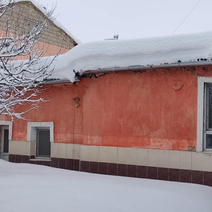 Develi ve Tomarza’da kar kalınlığı 50 santimi geçti, ahır çöktü