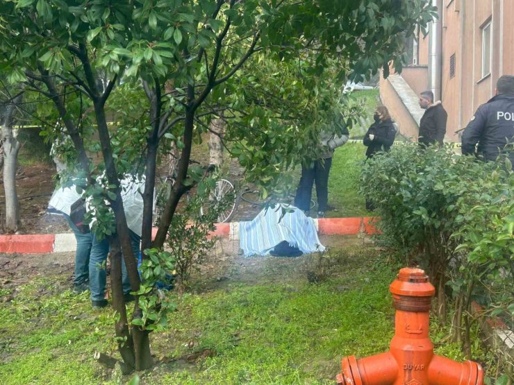 Karabük’te 5. kattan düşen yaşlı kadın yaşamını yitirdi