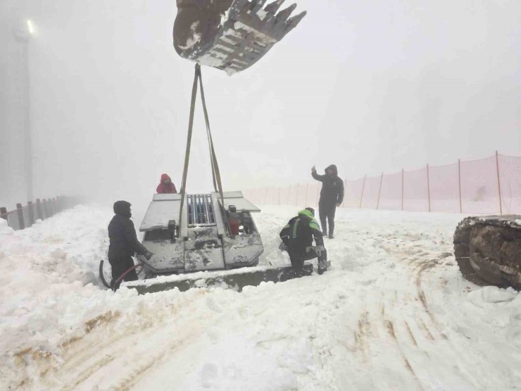 Kuzuyayla Kızak Pisti’ne yürüyen bant geliyor