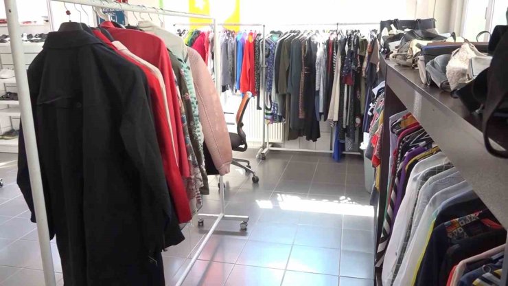 Nilüfer’de ‘Giymiyorsan Giydir’ dayanışması büyüyor