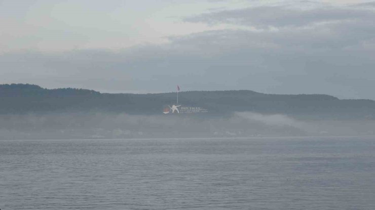 Çanakkale Boğazı, sis sebebiyle gemi geçişlerine kapatıldı