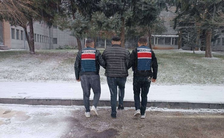 Kesinleşmiş 10’ar yıl cezayla aranan 2 şahıs yakalandı