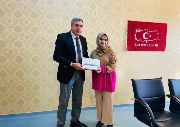 Diyadin’de gençlere tablet desteği