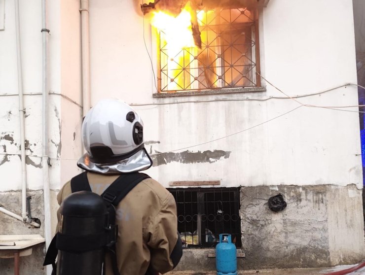 Defne’de ev yangını