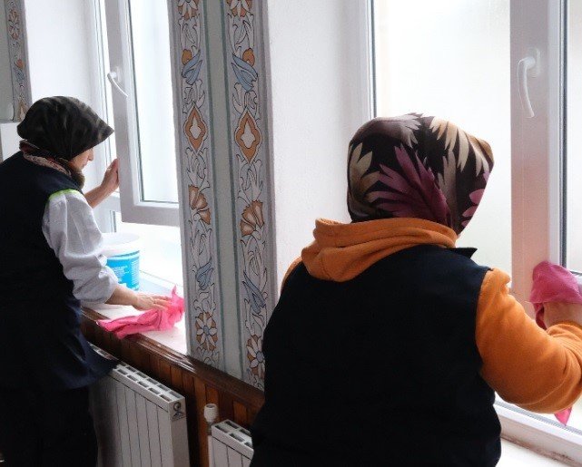 Tavşanlı’da camilerde temizlik çalışmaları