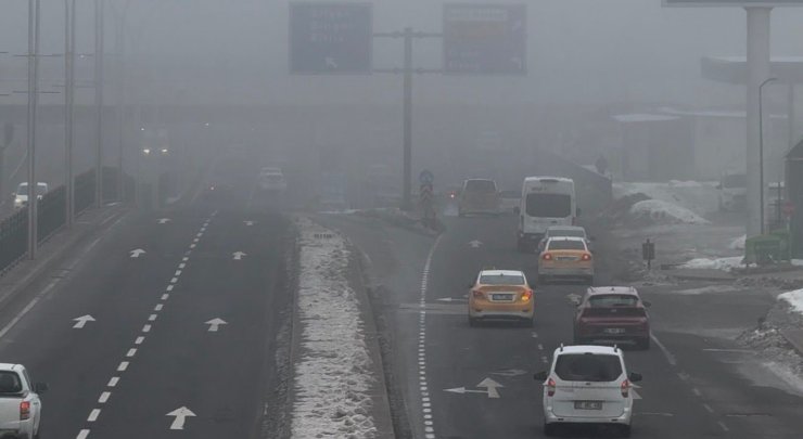 Diyarbakır’da sis etkisini sürdürüyor