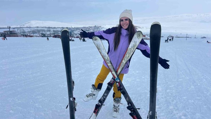 Van’daki kayak merkezi hafta içi de yoğun ilgi görüyor