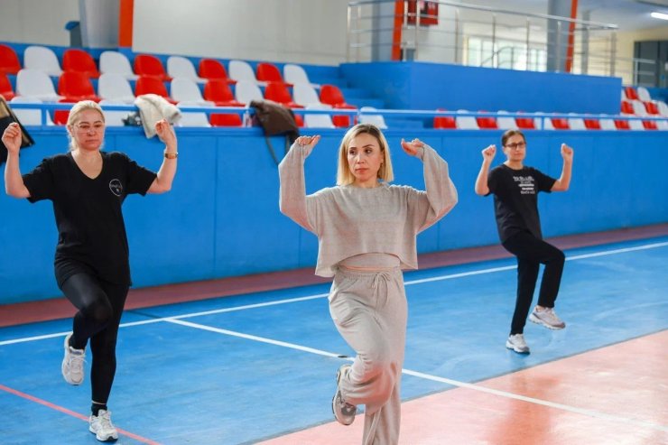 Yunusemre Belediyesinden halk oyunları kursu