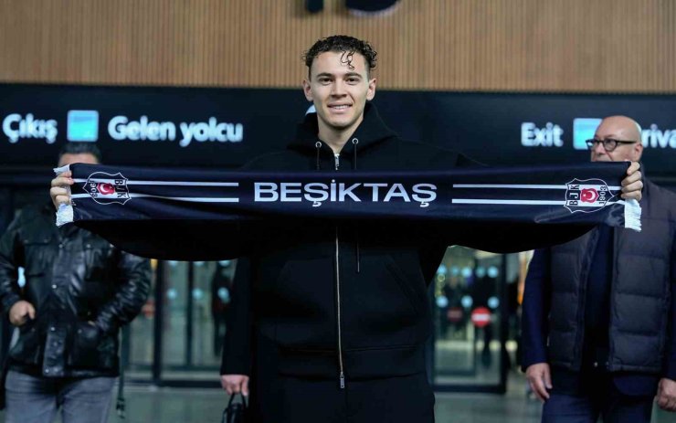 Beşiktaş’ın yeni transferi Kristjan Asllani, İstanbul’a geldi