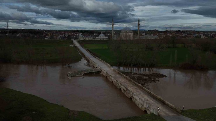 Tunca Nehri alarm veriyor: Tarım arazileri sular atında kaldı