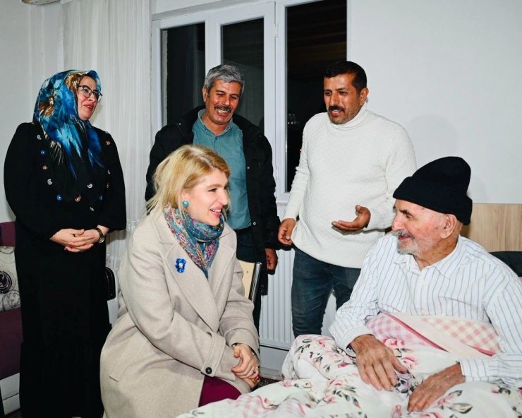 Milletvekili Ölmeztoprak, esnaf ve vatandaşlarla bir araya geldi