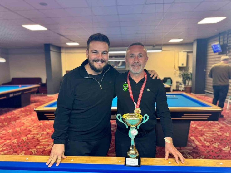 Bilardoda şampiyon Muzaffer Kahraman