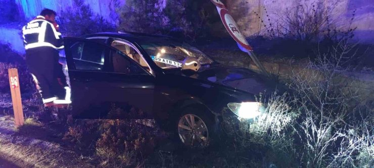 Karacasu’da trafik kazası: "Sıkışan sürücüyü itfaiye ekipleri kurtardı"