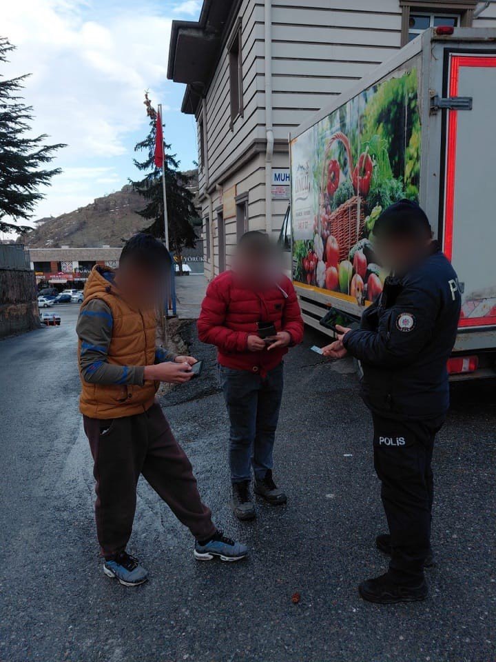 Kayseri’de okul çevrelerinde bin 486 şahıs sorgulandı