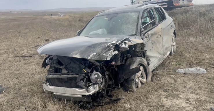 Çorum’da tır ile cip çarpıştı: 4 yaralı