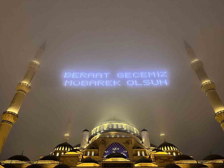 Çamlıca Camii’nde Berat Kandili dualarla idrak edildi