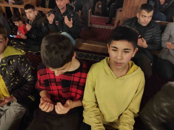 Afyonkarahisar’da Berat Kandili huşu içinde gecti