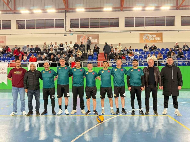 Bayındır’da Kurumlar Arası Voleybol Şenliği başladı