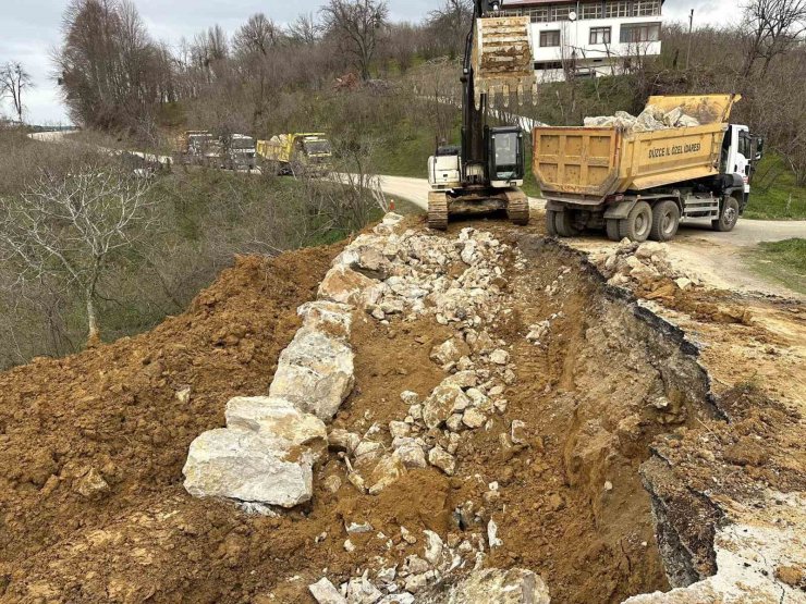 Heyelan bölgelerine anında müdahale