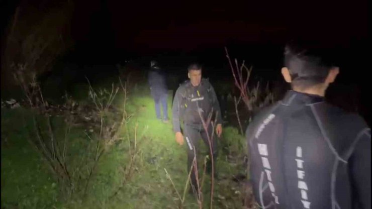 Asi Nehri’ne düşen genç kayboldu