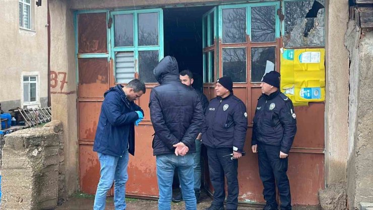 Karaman’da evinin deposunda silahla vurulmuş halde bulunan şahıs kurtarılamadı