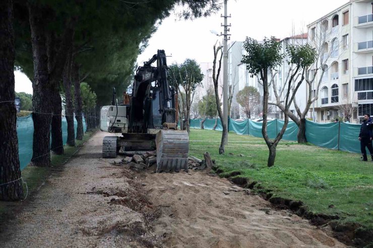 Menteşe Atatürk Bulvarında yürüyüş ve bisiklet yolları yenileniyor