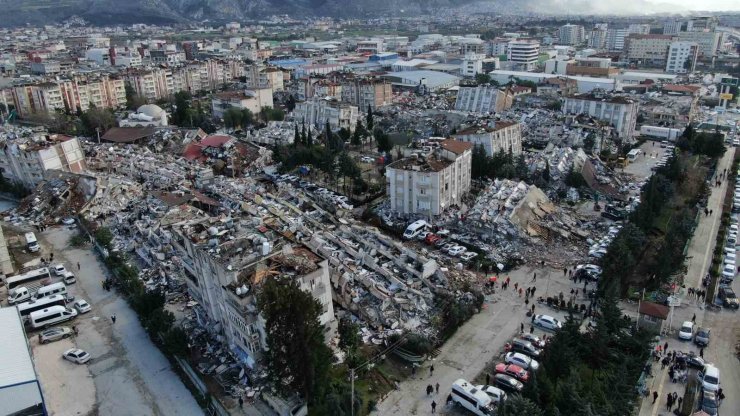 Depremde bin 200 insana mezar olan 600 konutlar ihya süreciyle birlikte yeniden vatandaşlara yuva oldu