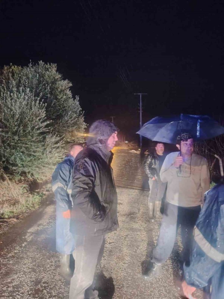 Naipli Çayı taştı, Germencik Belediyesi ekipleri müdahale etti