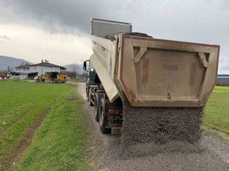 Gümüşpınar köyünde yollar açılıyor
