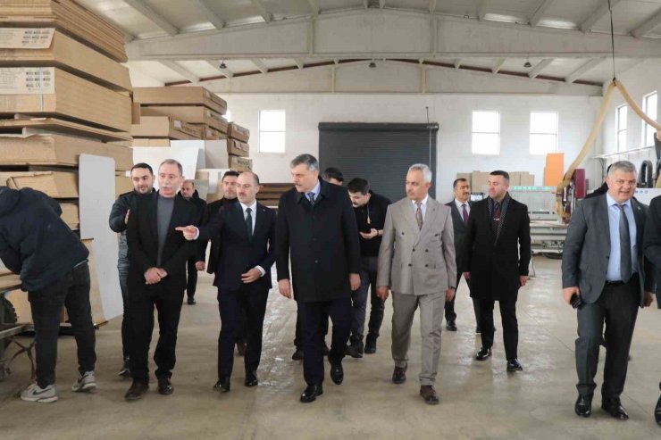 Vali Çiftçi’den Oltu çıkarması