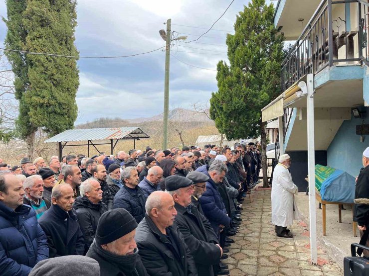 56 yıllık çift 1 gün arayla hayatını kaybetti