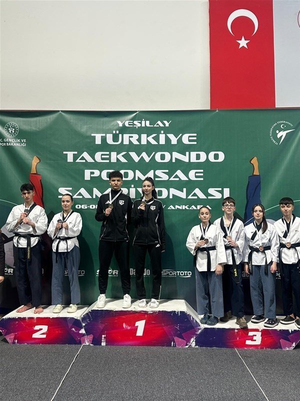 Aydınlı sporlar Taekwondo Poomsae Şampiyonası’nda Türkiye şampiyonu oldu