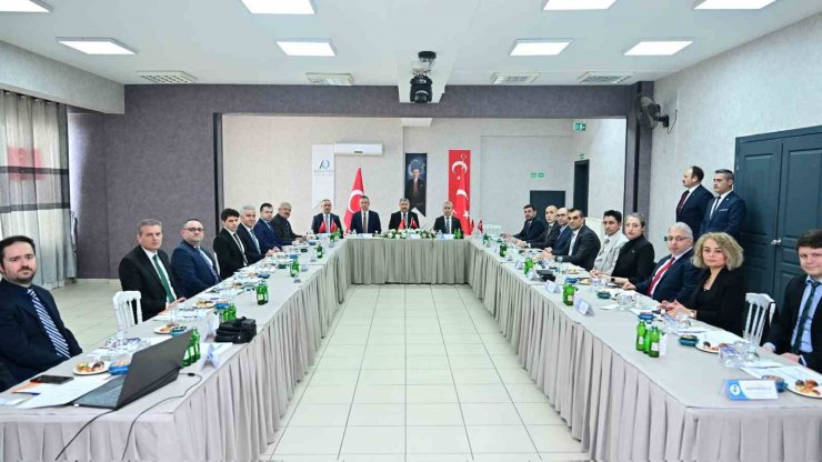 Vali Yılmaz’dan başarılı İŞKUR personeline teşekkür belgesi