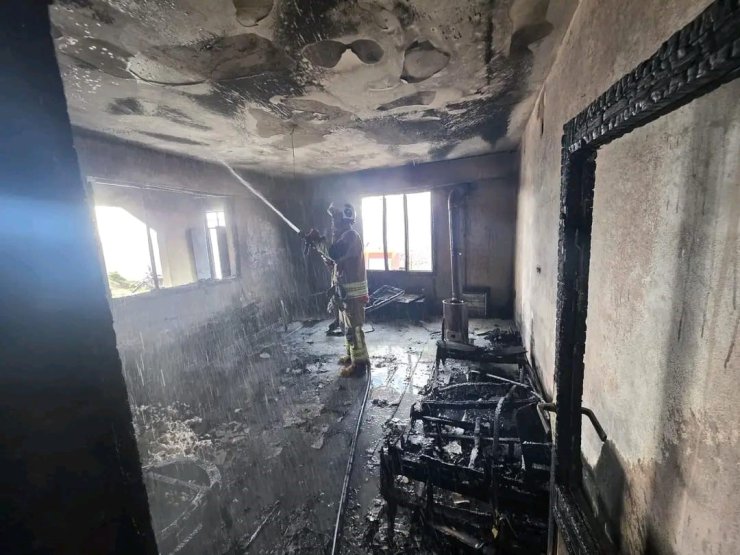 Hatay’da dumandan etkilenen 3 vatandaşı itfaiye kurtardı