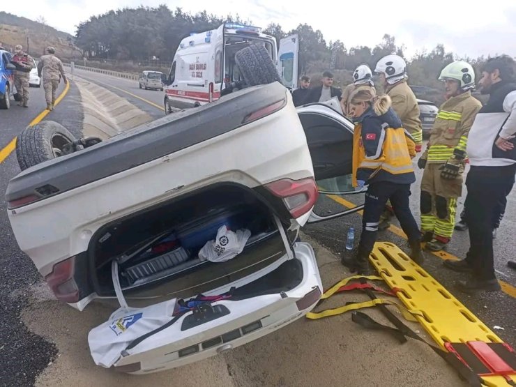 Yayladağı’nda takla atan otomobilin sürücüsü yaralandı