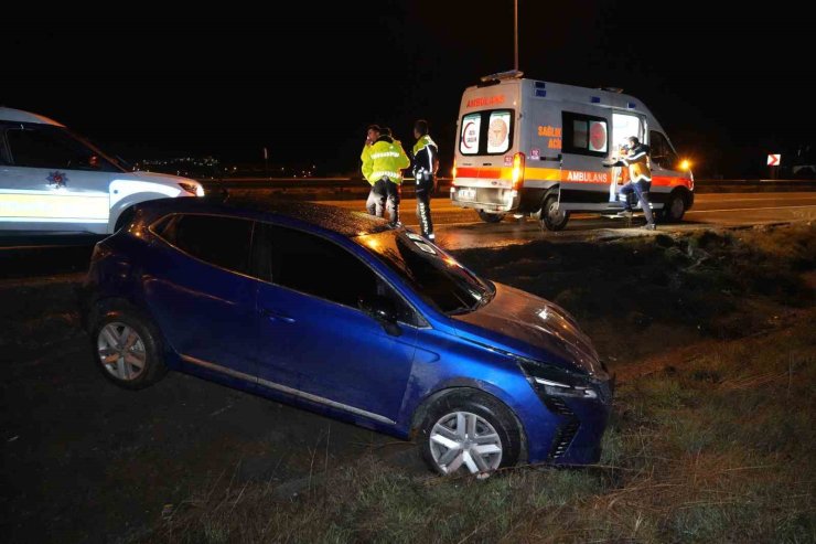 Kontrolden çıkan otomobil şarampole devrildi, sürücü kayıplara karıştı